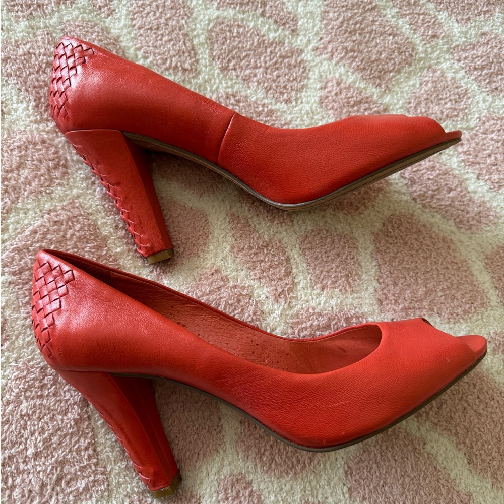 Elliott Lucca Woven Leather Peep Toe Pump Orange Women's sz 8